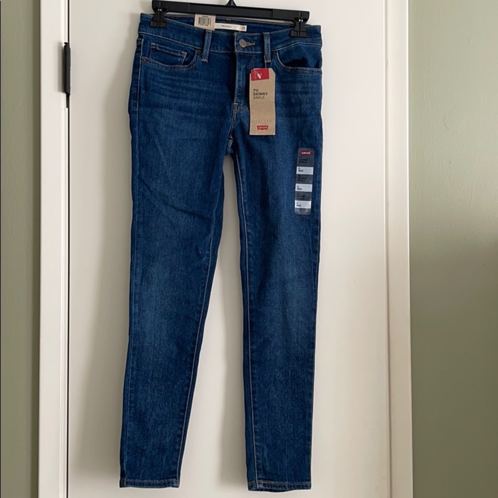 Levi’s 711 Skinny Ankle Jeans. Brand New